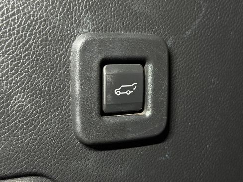 Used 2017 Lincoln Navigator Select AWD/4WD image 15