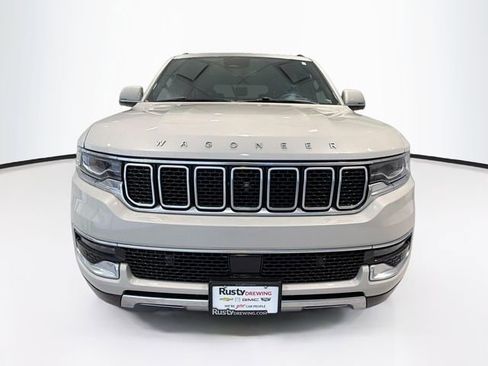 Used 2022 Jeep Wagoneer Series III w/ Convenience Group I image 2