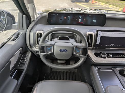 Certified 2025 Ford Expedition Max Active image 18