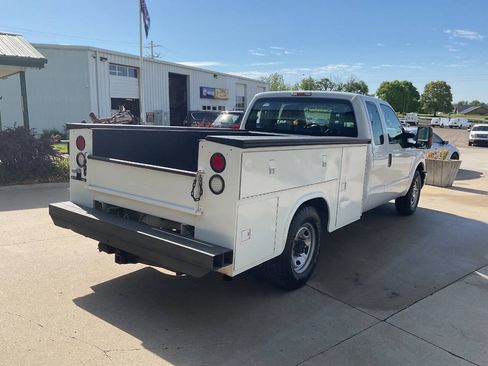 Used 2015 Ford F250 XL w/ Power Equipment Group RWD image 9