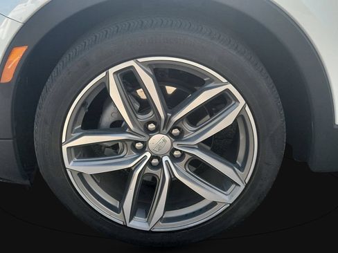 Used 2023 Cadillac XT4 Sport FWD image 9