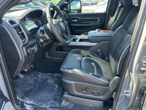 New 2026 RAM 2500 Laramie AWD/4WD image 28