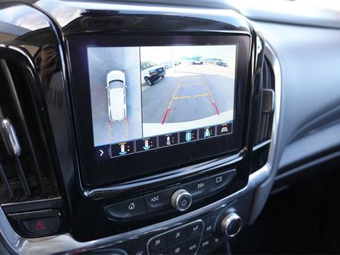 Used 2021 Chevrolet Traverse LT w/ LT Premium Package image 23