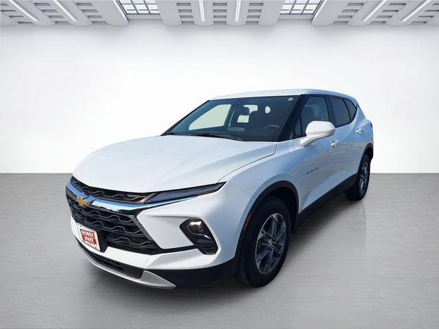 Used 2025 Chevrolet Blazer LT AWD/4WD image 8