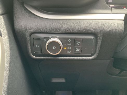 Used 2021 Ford Explorer XLT w/ Equipment Group 202A AWD/4WD image 29