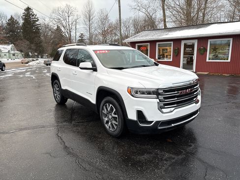 Used 2023 GMC Acadia SLE w/ Driver Convenience Package image 2