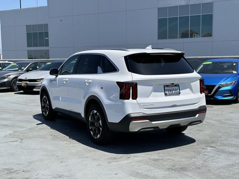 Certified 2026 Kia Sorento S w/ S Panoramic Sunroof Package FWD image 4