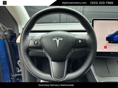 Used 2022 Tesla Model Y Long Range image 26