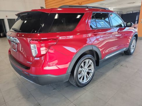 Used 2023 Ford Explorer XLT w/ Equipment Group 202A AWD/4WD image 7