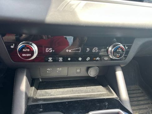 Used 2025 Mitsubishi Outlander SE AWD/4WD image 5