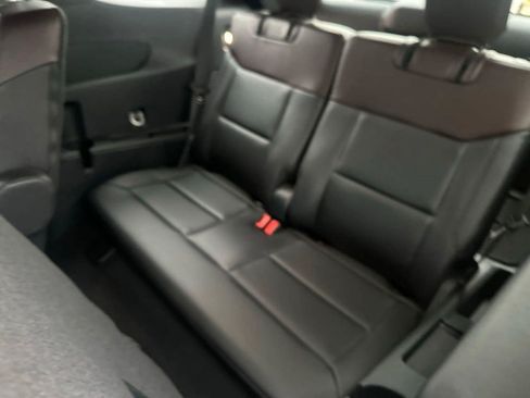 Used 2023 Ford Explorer Platinum w/ Technology Package AWD/4WD image 11