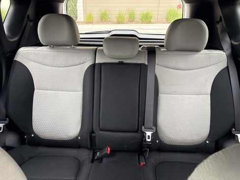 Used 2016 Kia Soul + image 20