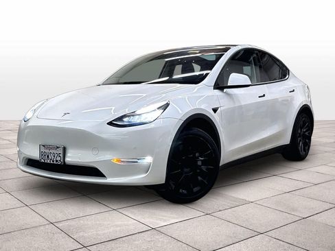Used 2020 Tesla Model Y Long Range AWD/4WD image 1