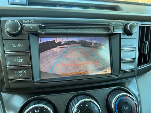 Used 2013 Toyota RAV4 LE image 10