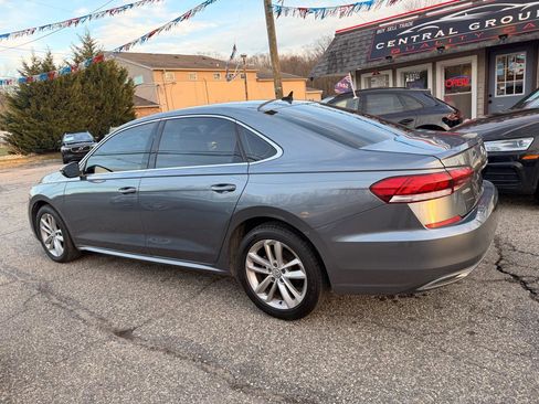 Used 2020 Volkswagen Passat 2.0T SE image 4