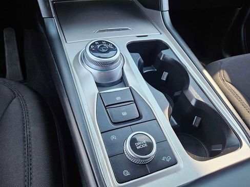 Used 2023 Ford Explorer XLT image 32