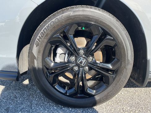 Used 2025 Honda Accord SE image 9