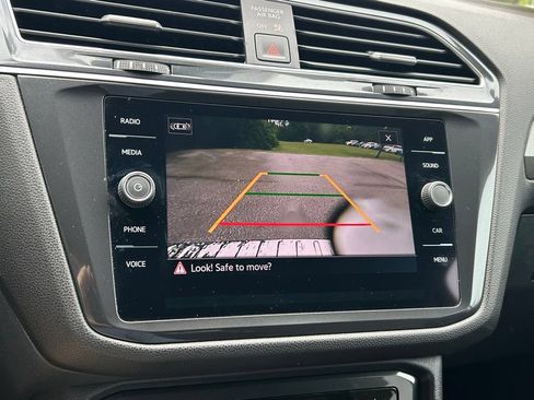 Used 2023 Volkswagen Tiguan SE FWD image 35
