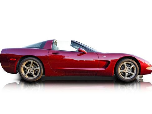Used 2003 Chevrolet Corvette 50th Anniversary Edition w/ Preferred Equipment Group image 2