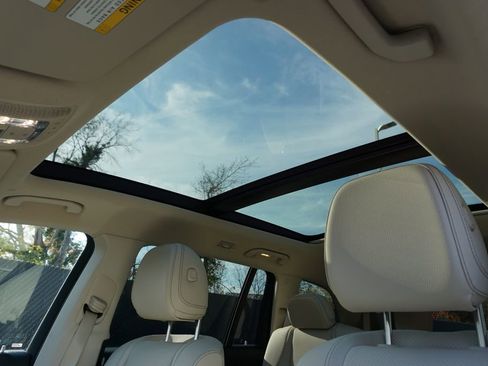 Certified 2024 Mercedes-Benz GLS 450 4MATIC image 12