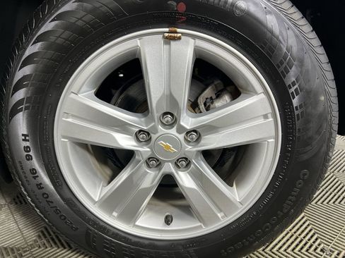 Used 2022 Chevrolet Trax LT w/ LT Convenience Package image 32