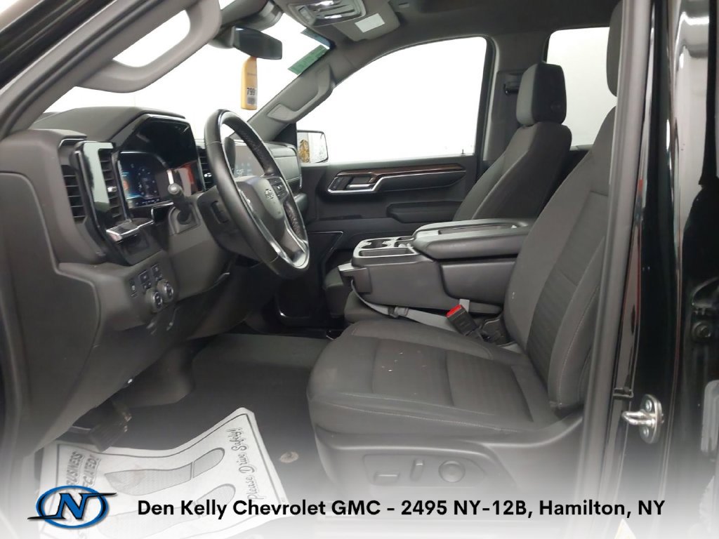 Used 2024 Chevrolet Silverado 1500 RST w/ Dark Appearance Package AWD/4WD image 3