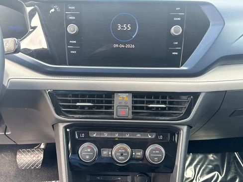 Used 2024 Volkswagen Taos SE FWD image 28