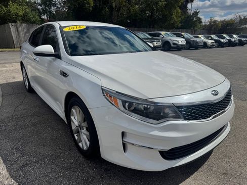 Used 2016 Kia Optima LX image 3
