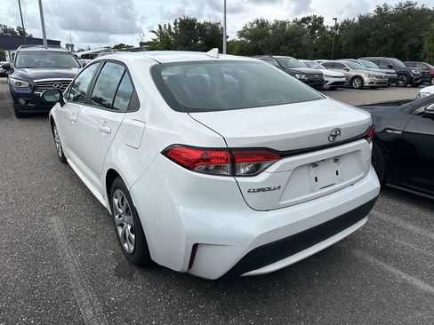 Used 2021 Toyota Corolla LE FWD image 10