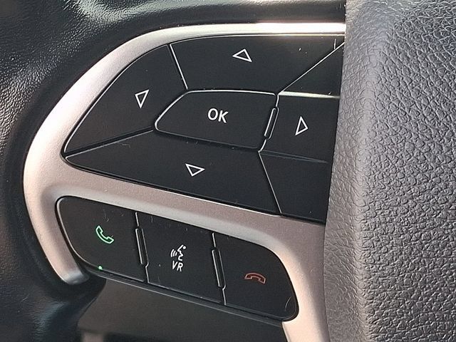 Used 2020 Jeep Grand Cherokee Altitude AWD/4WD image 21