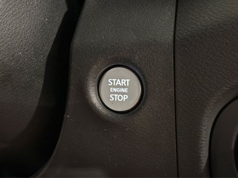 Used 2022 Nissan Frontier SV AWD/4WD image 31