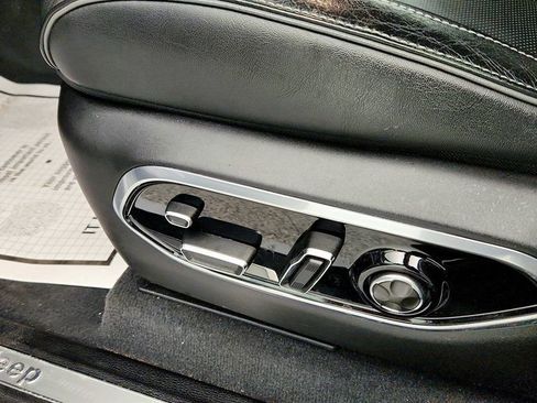 Used 2023 Jeep Grand Cherokee Overland w/ Adv Protech Group III image 12