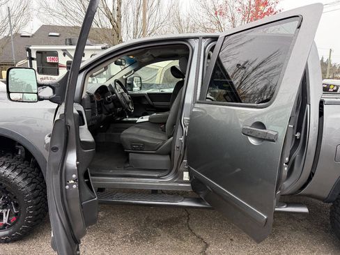 Used 2013 Nissan Titan PRO-4X image 21