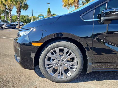 New 2026 Honda Odyssey Touring image 18