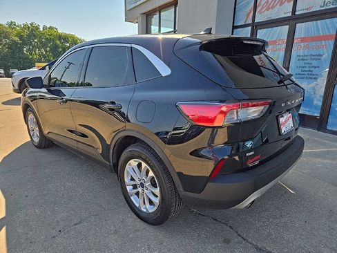 Used 2022 Ford Escape SE w/ Convenience Package FWD image 8