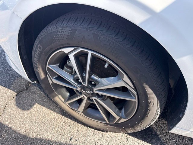 Used 2023 Kia Forte LXS FWD image 6