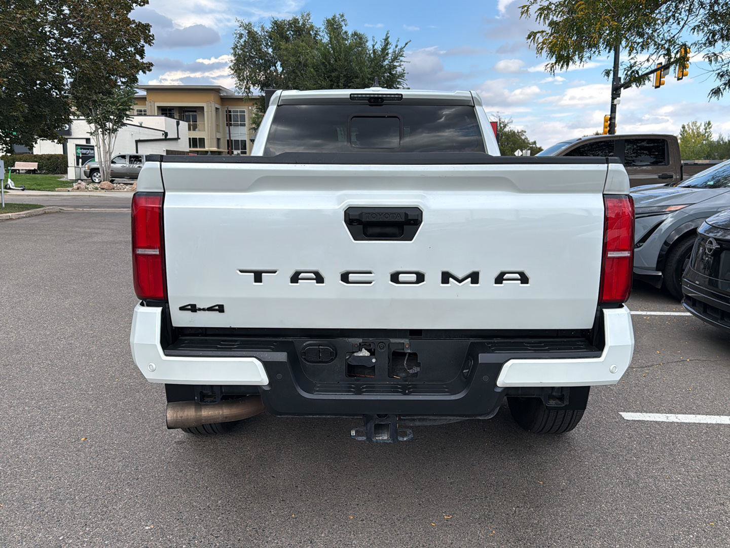 Used 2024 Toyota Tacoma TRD Sport w/ TRD Sport Premium Package AWD/4WD image 7