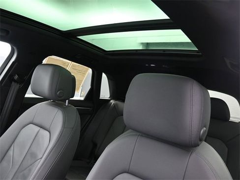 Used 2021 Audi Q3 2.0T Premium w/ Convenience Package image 13