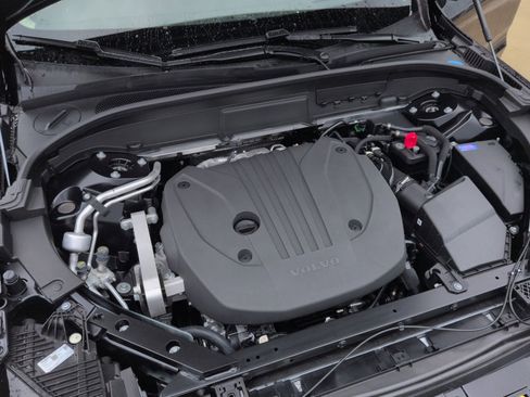 New 2026 Volvo XC60 B5 Ultra w/ Protection Package Premier image 28