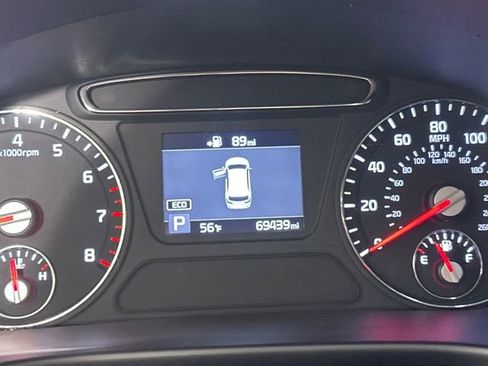 Used 2019 Kia Sorento LX image 18