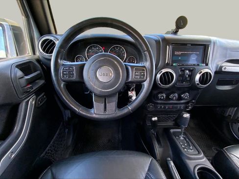 Used 2015 Jeep Wrangler Unlimited Sahara w/ Dual Top Group AWD/4WD image 6