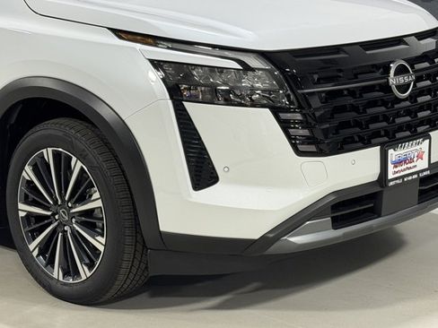 New 2026 Nissan Pathfinder Platinum AWD/4WD image 3