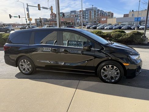 Used 2026 Honda Odyssey Touring image 4