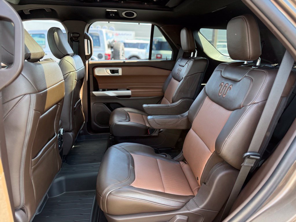Certified 2021 Ford Explorer King Ranch w/ Premium Technology Package AWD/4WD image 16