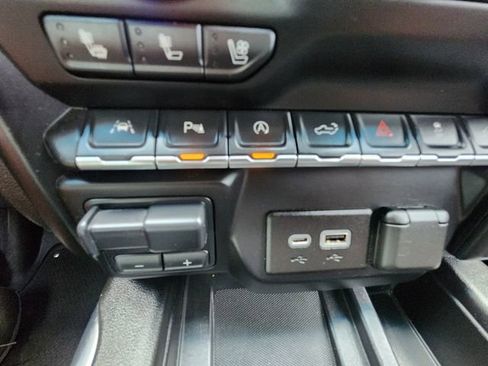 Used 2021 GMC Sierra 1500 AT4 w/ AT4 Premium Package image 25