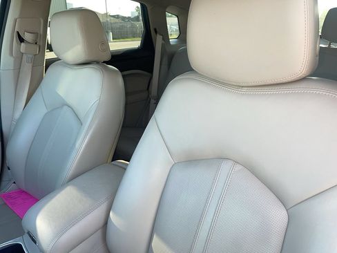 Used 2015 Cadillac SRX Luxury w/ Driver Awareness Package FWD image 8