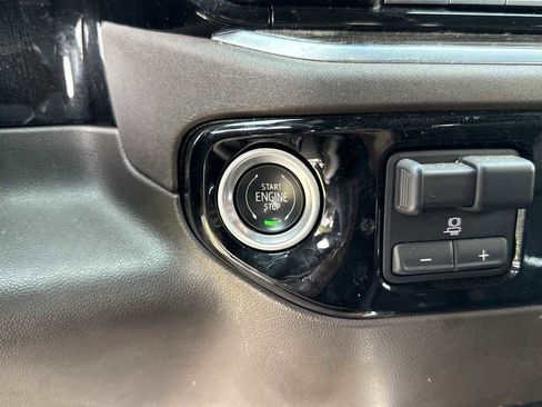 Used 2022 Chevrolet Silverado 1500 LT w/ All Star Edition Plus image 30