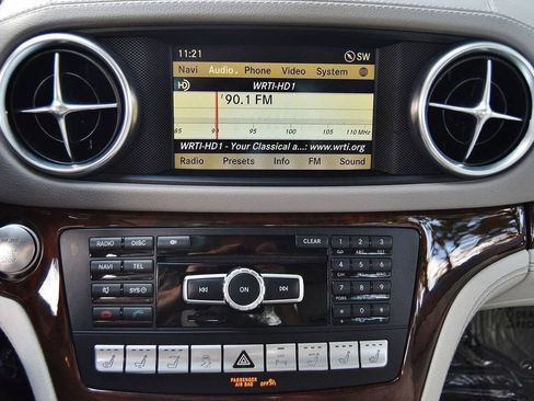 Used 2013 Mercedes-Benz SL 550 image 29