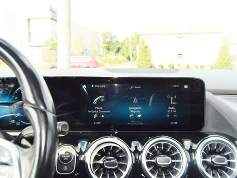 Used 2022 Mercedes-Benz GLA 250 4MATIC image 37
