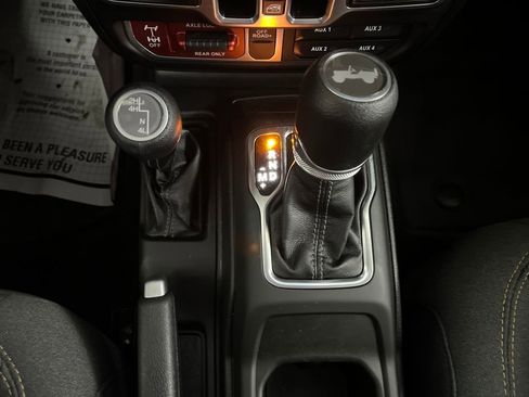 Used 2025 Jeep Wrangler Willys image 70